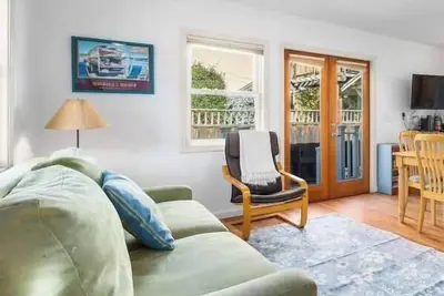 Image de Cozy Capitola Village Home - Steps from the Beach!