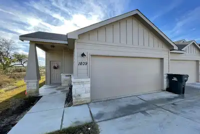 Image de Cozy Newly Constructed 2-Bedroom Townhome in Quaint Georgetown