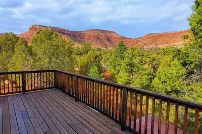 Image de Elegant Lofted Home in Kanab - On Site Hiking & Red Rock Views! East Zion Base