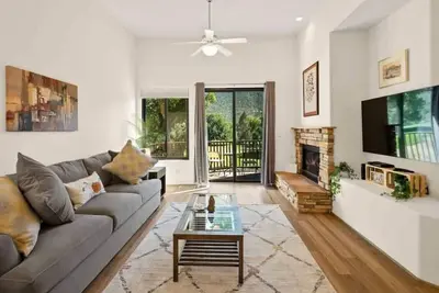 Image de Spacious and bright Golf Course Retreat