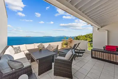 Image de New - Stunning Ocean Views, 2 bed 2 bath, Patios, Mahogany Run