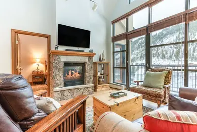 Image de Chapel Square 317 - Walk to Dining, Shops, & Entertainment - Balcony w/ Views