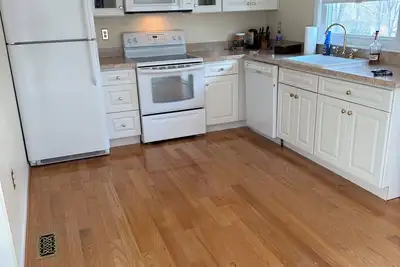 Image de Fabulous 3-bedroom house with attached garage in charming Severn