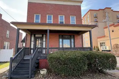 Image de Come see Punxsutawney Phil! Cozy 2nd floor apartment 2 minutes to town center.