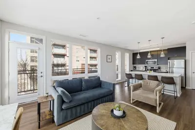 CozySuites | 3br Monument Circle, Indy with parking