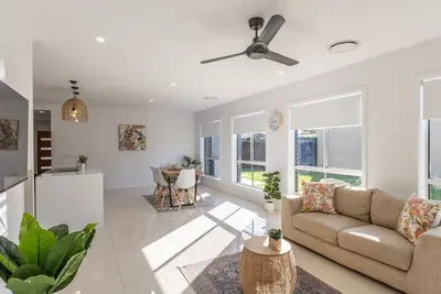 Lavender & Olive - Pet Friendly, Family Friendly