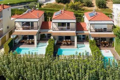 Image de 4 Bedroom Villa, Private Pool and Garden, 2 Bathrooms, A/C, Wifi, Close to the beach and restaurants