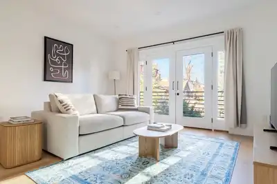 Image de Blueground | Riverside, view, nr Charles River