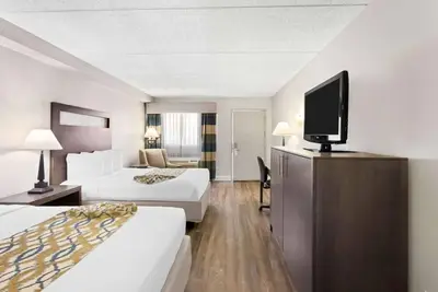 Image de Pet Friendly Units Near Downtown Naperville! 4 Cozy Units with Free Breakfast!