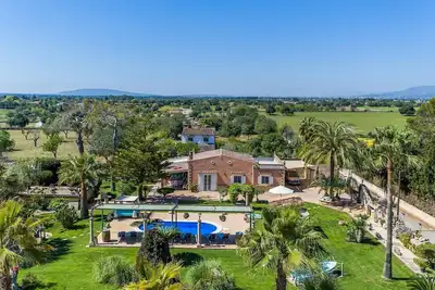 Image de Magnifique maison à Inca avec piscine privée, utilisable à l'intérieur.