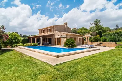 Image de Maison confortable à Shorta avec piscine privée, utilisable à l'intérieur.