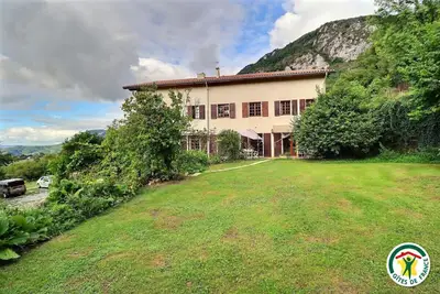 Image de Grande maison de campagne au calme rénovée, animaux de ferme, sentiers de rando