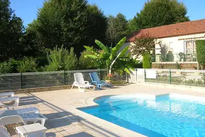 Image de Gite vue sur forêt proche de Sarlat