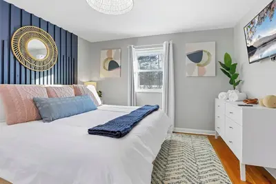 Image de *New* 2br, 30+ Day Stays, Dogs Ok, Central