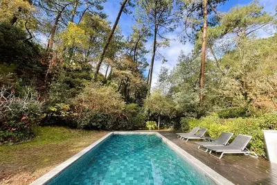 Image de Villa spacieuse avec jacuzzi et piscine chauffée à Hossegor