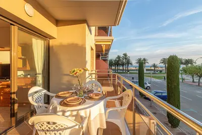 Image de 0089-Mirablau Appartement avec vue latérale sur la plage