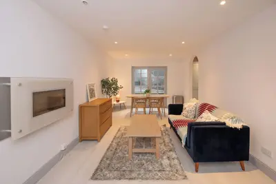 Image de Modern 2-Bed House - 15 Mins Drive to Cork City Centre