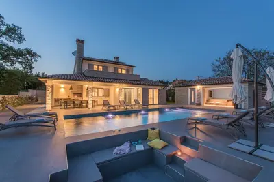 Image de Villa Aurelia near Labin for 9 persons with heated 60 m2 pool, wellness & kids playground