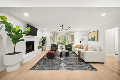 Image de Luxury 4br • Insurance & Relocation Ready, Pets + Fenced Yard in Marietta