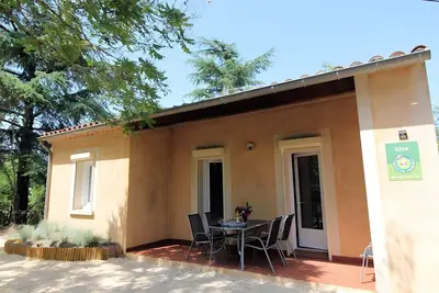 Image de Gîte Le Mazet Des Campanes : piscine partagée, Wi-Fi et climatisation