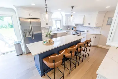 Image de Large and Luxury Family Retreat, Private Beach