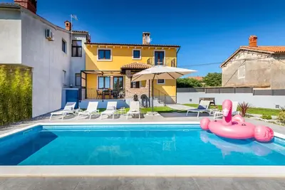 Image de Villa Tramontana near Pula for 6 persons with 30m2 private pool