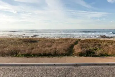 Image de Just Over the Sea 2-