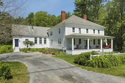 Image de New listing by Sea Maine! Merry Manor