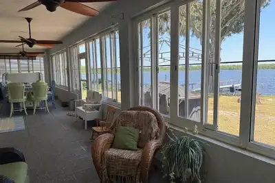 Image de 4-bedroom Lakehouse in peaceful Sebring