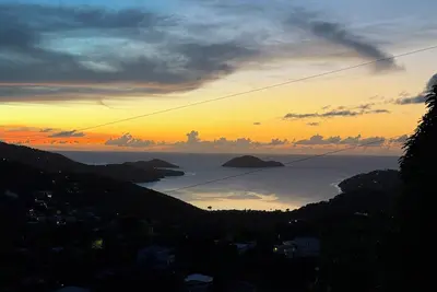 Image de Charming 2-bedroom apartment in St Thomas, central location, close to beaches.