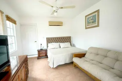 Image de House in front of the river ideal to relax with your family.