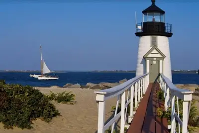 Image de Luxurious New Harbor View Home with Guest House!