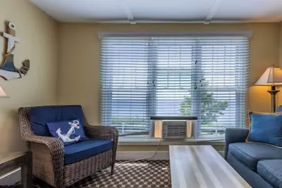 Image de Lakefront Room is great for families