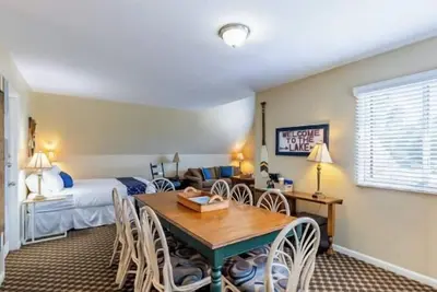 Image de Top Floor Chalet that sleeps large groups