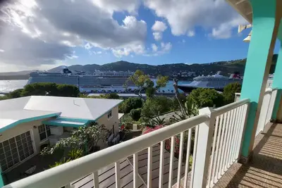 Image de Fantastic! unit B 3-bed 3 1/2 bath house with Ac in beautiful St. Thomas Groups!