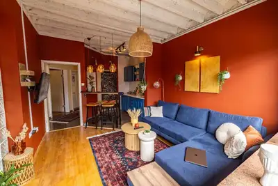 Cozy Central Apartment