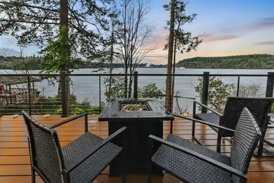 Image de Scenic New Waterfront Cabin on Hammersley Inlet