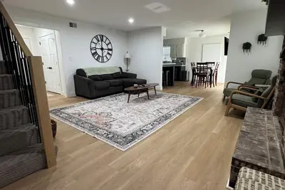 Modern Comfort on Crystal – Sleeps 16!