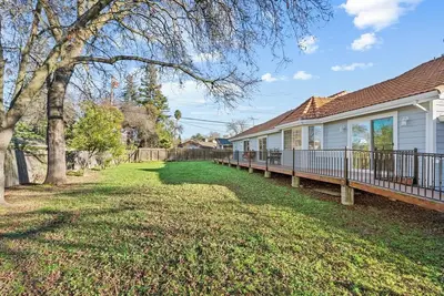 Image de Spacious 6 Br • Patio + Deck • Sleeps 13