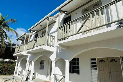 Image de Spacious 3br Sea View Apartment steps from the shore in Christ Church Barbados