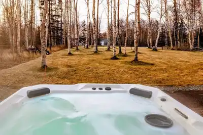 Image de The Hangar House ~ Hot Tub, Sauna, Pool Table