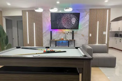 Image de Spacious 4br Family Retreat in surrey– Modern Amenities & Private Yard