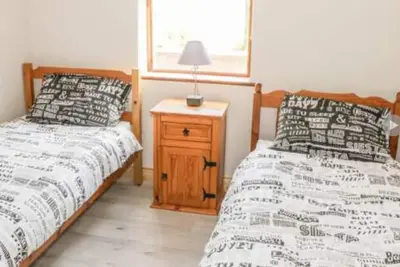 Image de Cottage à deux chambres avec vue sur le lac