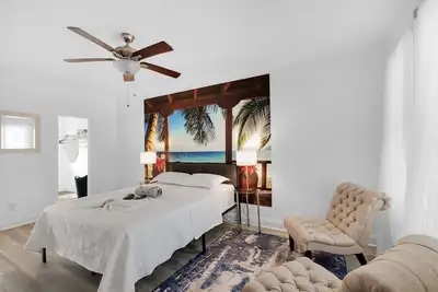 Image de Experience stylish comfort in Philly’s trendiest neighborhood. This fully furnished, designer townhome is perfect for extended stays, featuring a gourmet kitchen and multiple outdoor decks with breathtaking city views. <br><br><br><br><br><br><br><br>