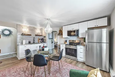 Image de This apartment is a 2 bedroom(s), 1 bathrooms, located in Algoma, Wi.