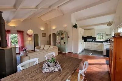 Image de Robins Nest, bungalow in the woods between Nijmegen and Groesbeek