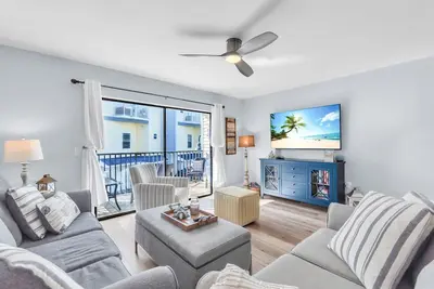 Image de 🏖️Quick Walk to Beach🌴Bayview Shores🐬Shared Pool🌞Great Location