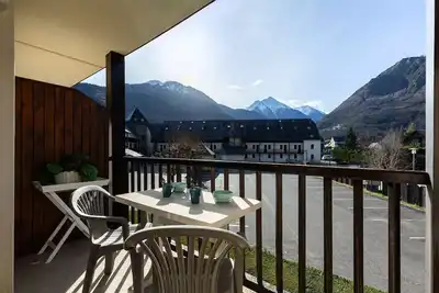 Image de T2 avec terrasse et vue – Résidence Le Village des Thermes