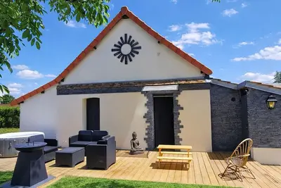 Image de La Demeure du Faon Gîte 4/6p haut de gamme jacuzzi & piscine en coeur de Sologne