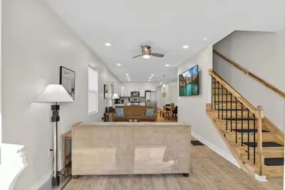 Image de Near Downtown - Beville Ave Retreat